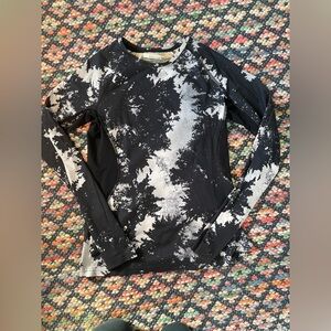 Columbia Omni-heat  Black and White Patterned Shirt